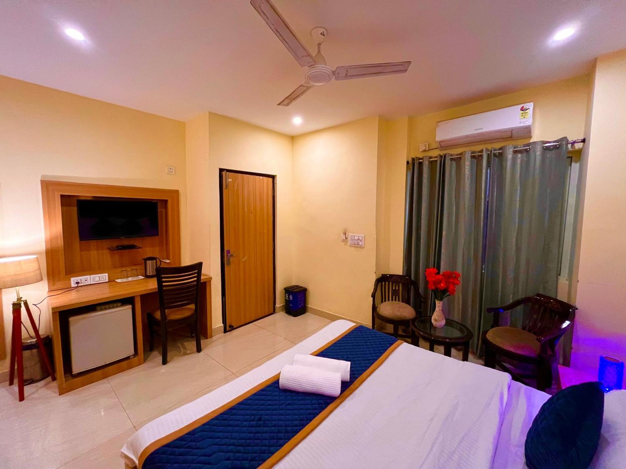 Palki Cafe & Stay Ludhiana Exteriör bild